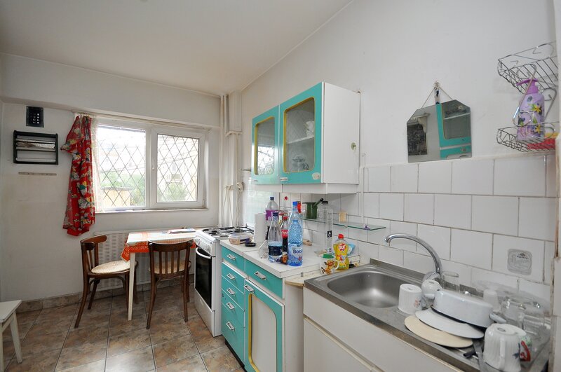 Militari Uverturii apartament 3 camere et 1 decomandat 2 bai bloc 1981