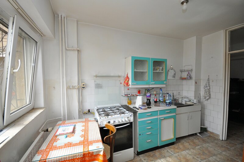 Militari Uverturii apartament 3 camere et 1 decomandat 2 bai bloc 1981