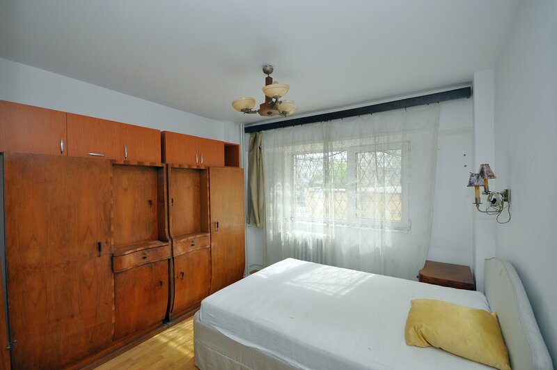Militari Uverturii apartament 3 camere et 1 decomandat 2 bai bloc 1981