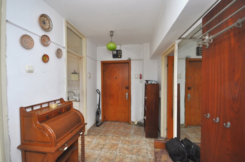 Militari Uverturii apartament 3 camere et 1 decomandat 2 bai bloc 1981